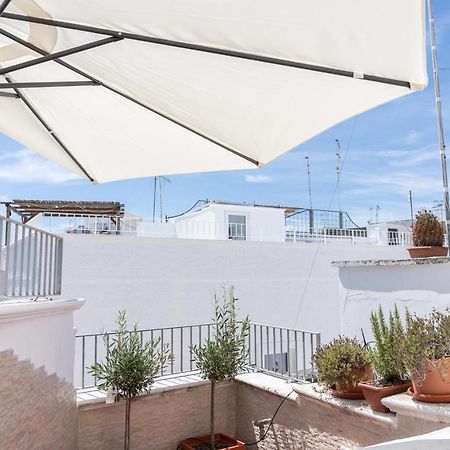 Wineart House, Terracielo Indipendente Nel Centro Di Monopoli Apartment Exterior foto