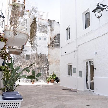 Wineart House, Terracielo Indipendente Nel Centro Di Monopoli Apartment Exterior foto