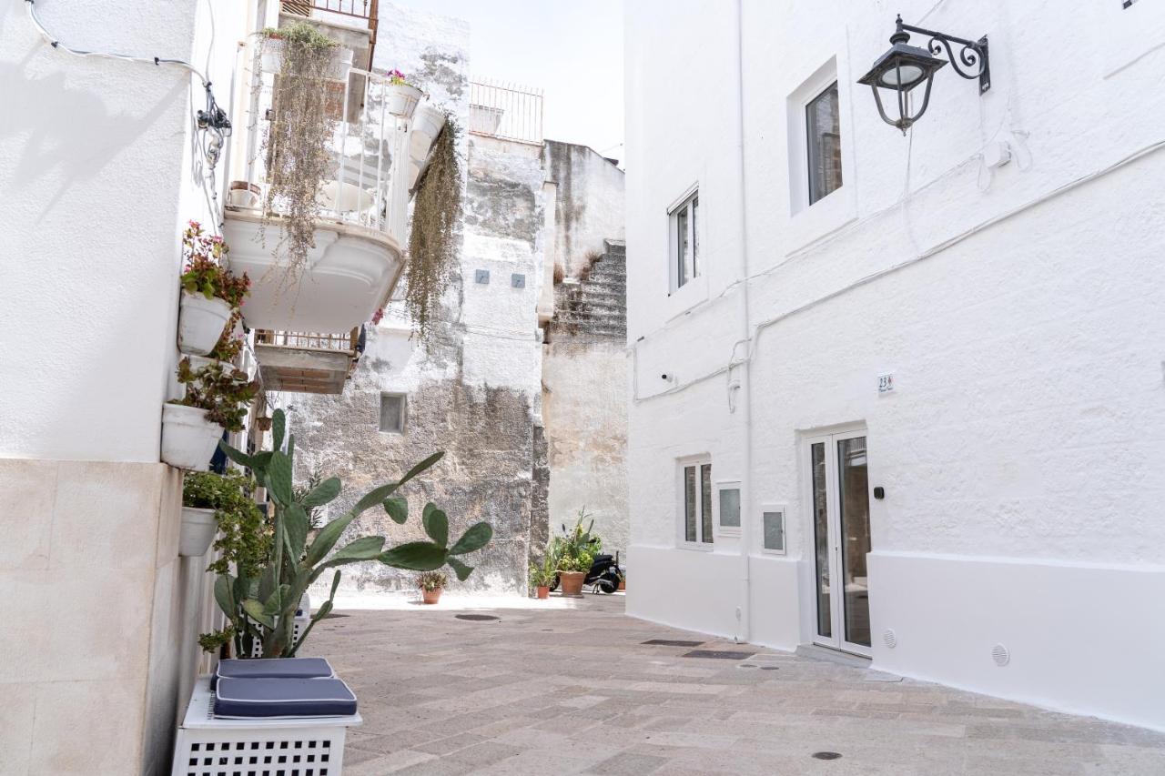 Wineart House, Terracielo Indipendente Nel Centro Di Monopoli Apartment Exterior foto