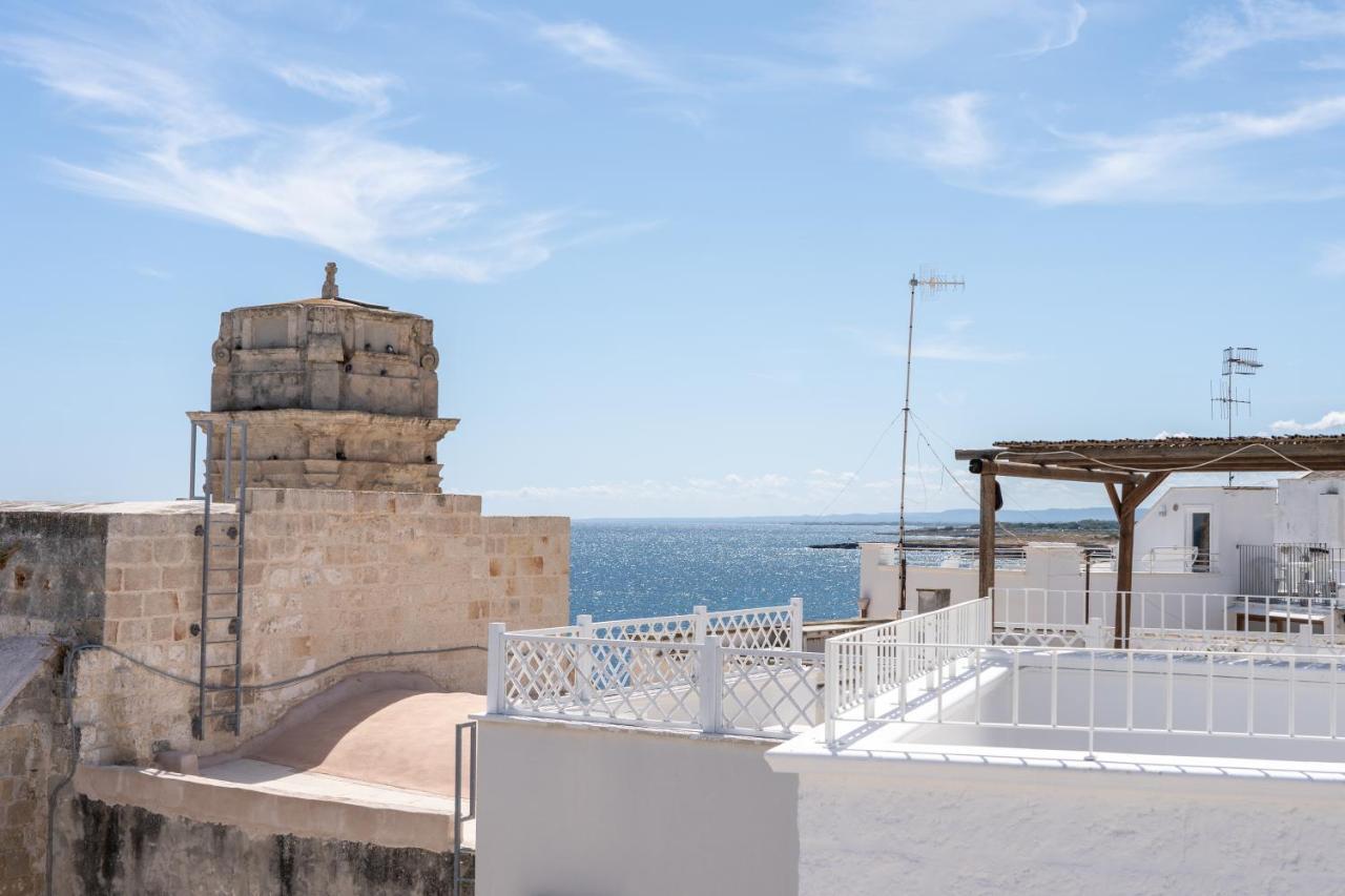 Wineart House, Terracielo Indipendente Nel Centro Di Monopoli Apartment Exterior foto